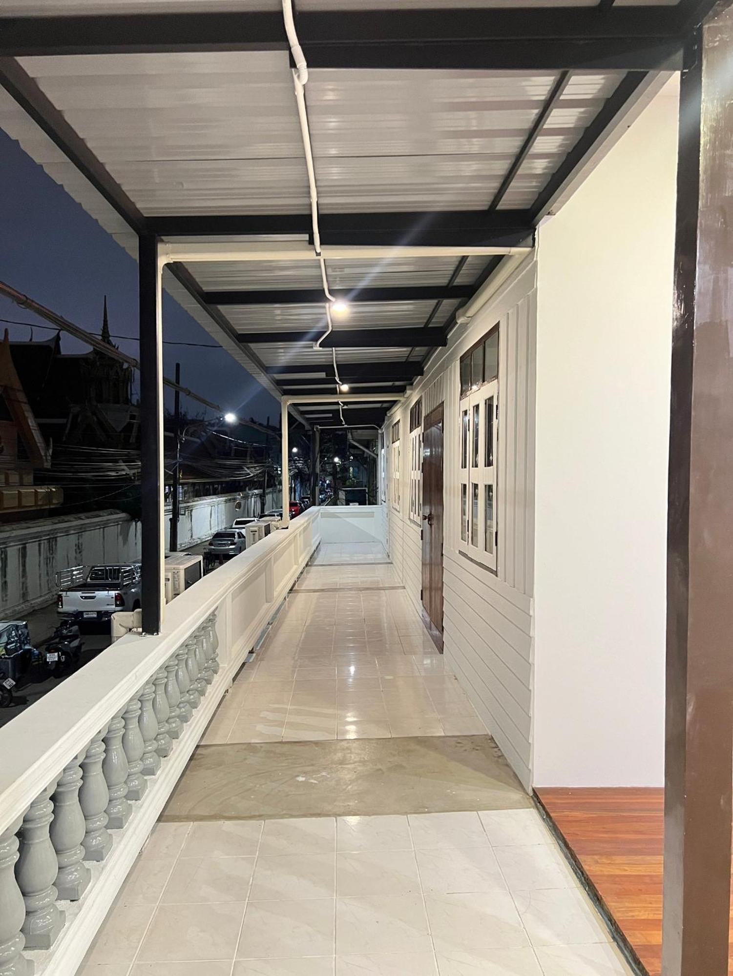 House Ju Hostel Bangkok Exterior photo